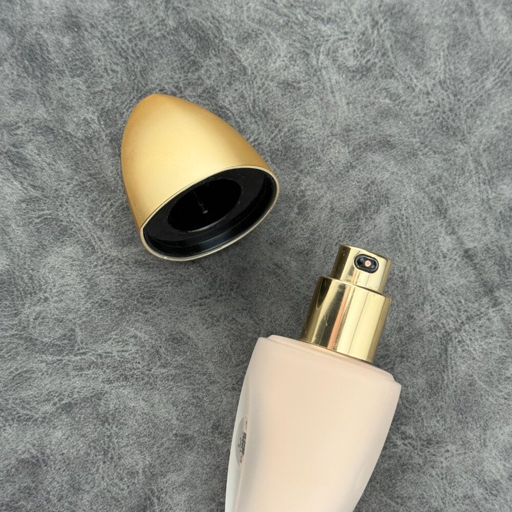 Lisa Eldridge Seamless Skin Foundation Shade No. 1 Light - Picture 3 of 6